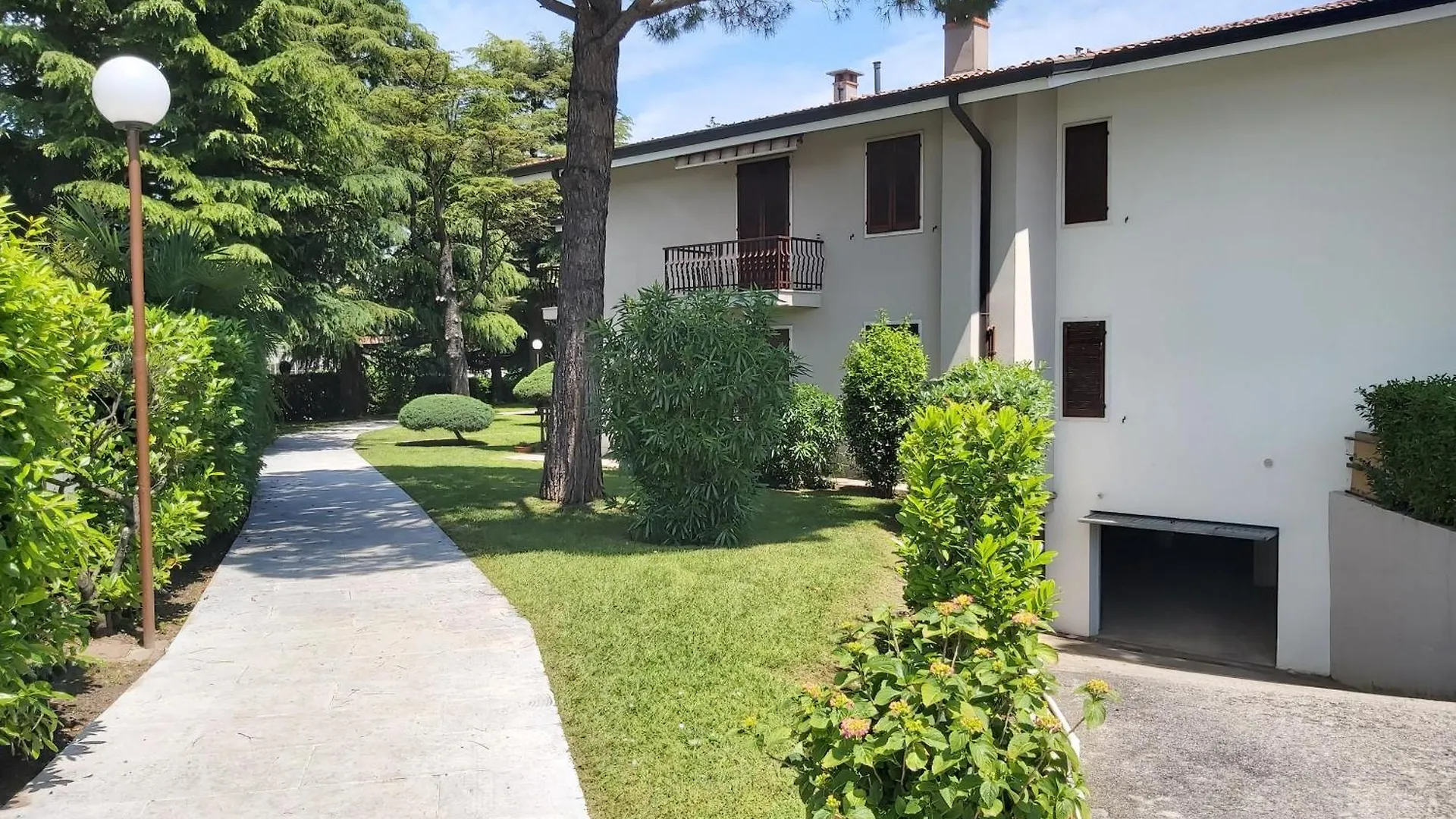Lake Garden - Piscina E 150M Dal Lago Peschiera del Garda Italy